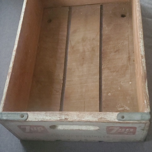 Home decor red white grey brown pop collectible vintage wood crate seven… - Picture 5 of 16